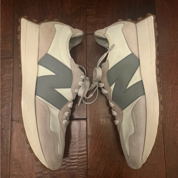 👟 New Balance 327 Moonbeam Shadow Grey 👟 - Picture 4 of 9